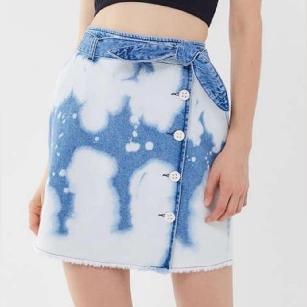 Urban Outfitters BDG Polly Bleached Denim Mini Skirt Size Large